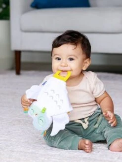 Coﬀret Naissance Avec Doudou Luminescent Dans Le Noir - INFANTINO Blanc - Infantino -Jouets Séries Magasin coﬀret naissance avec doudou luminescent dans le noir infantino 3