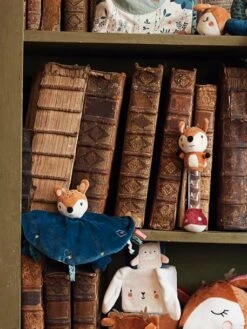 Nouveaux produits -Jouets Séries Magasin doudou baton de pluie foret enchantee 1