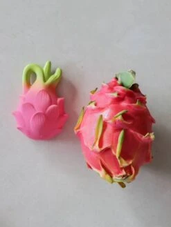 Fushia Le Fruit Du Dragon - OLI & CAROL Rose - Oli Et Carol -Jouets Séries Magasin fushia le fruit du dragon oli carol 3