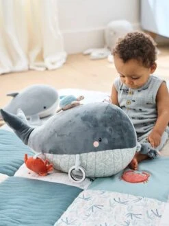 Grande Peluche D'activités SOUS L'OCÉAN Gris - Vertbaudet 6 Grande Peluche D'activités SOUS L'OCÉAN Gris - Vertbaudet -Jouets Séries Magasin grande peluche dactivites sous locean 2