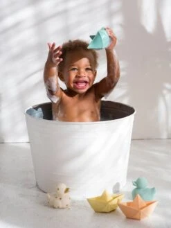 Jouet De Bain Bateau Origami - OLI & CAROL Menthe - Oli Et Carol -Jouets Séries Magasin jouet de bain bateau origami oli carol 5